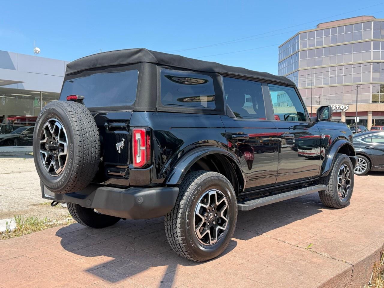 2022 Ford Bronco  Photo3