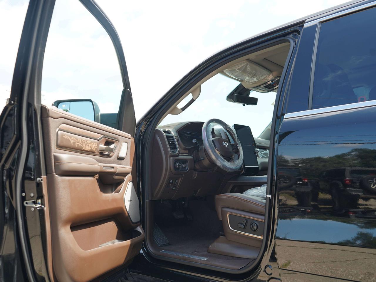 2026 RAM 1500 LIMITED LONG HORN LEVEL EQUIPMENT, DUAL SUNROOF Photo