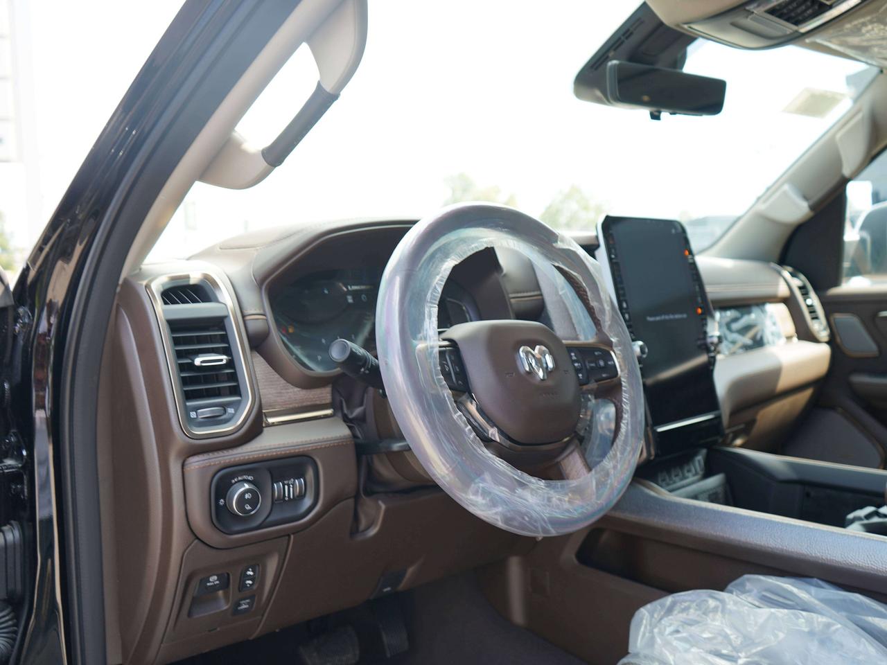 2026 RAM 1500 LIMITED LONG HORN LEVEL EQUIPMENT, DUAL SUNROOF Photo