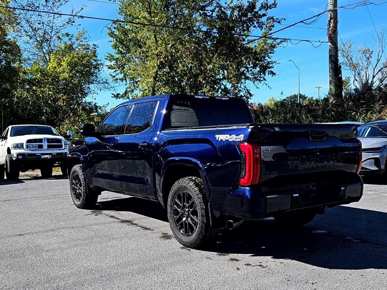 2023 Toyota Tundra SR   LOCAL TRADE   1 OWNER   NO ACCIDENTS Photo