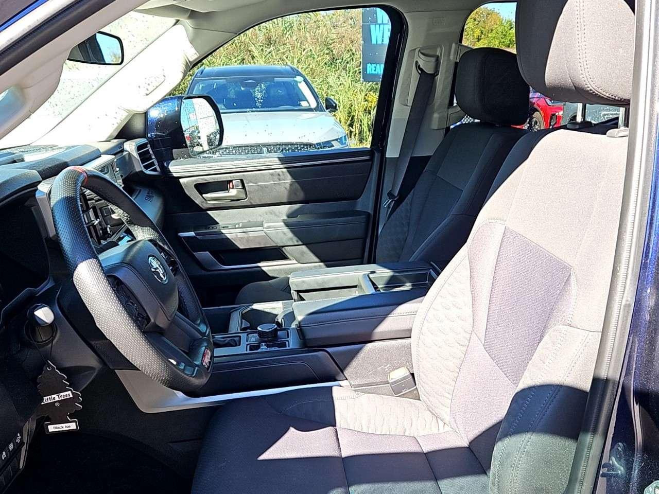2023 Toyota Tundra SR   LOCAL TRADE   1 OWNER   NO ACCIDENTS Photo