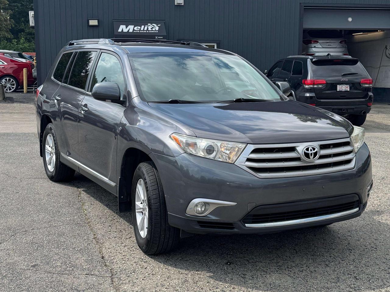 2013 Toyota Highlander BASE Photo3