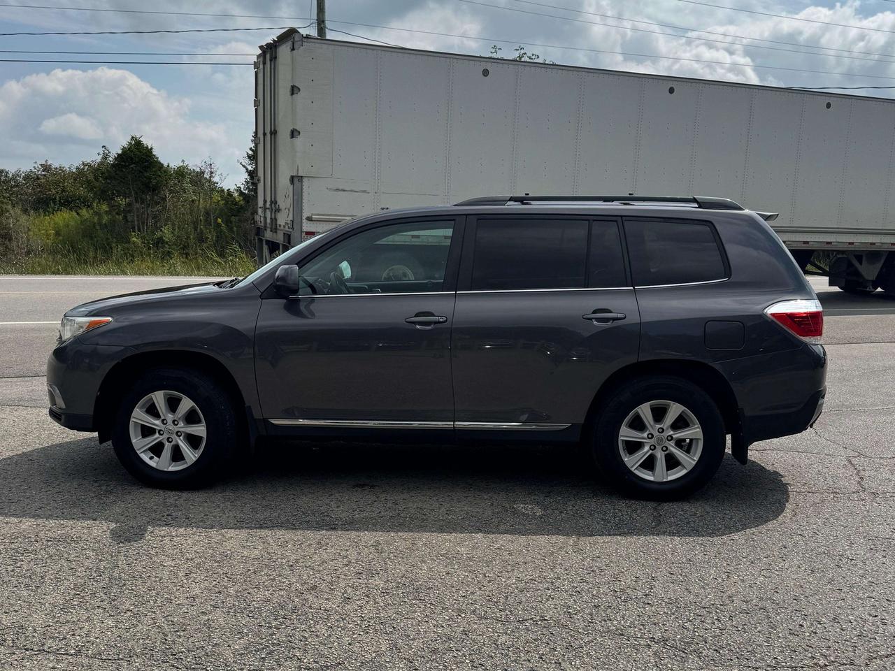 2013 Toyota Highlander BASE Photo