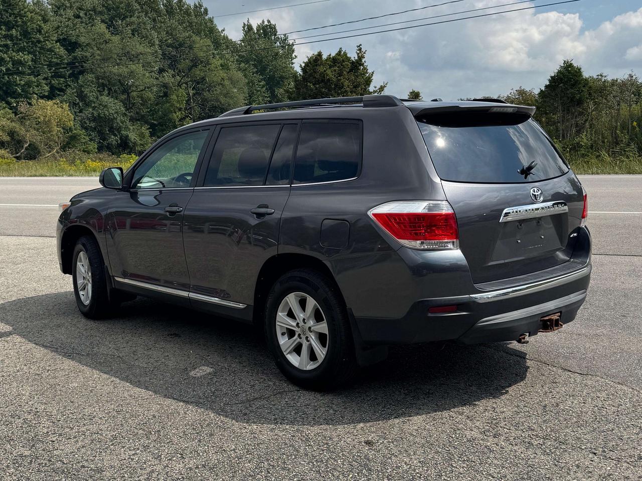 2013 Toyota Highlander BASE Photo