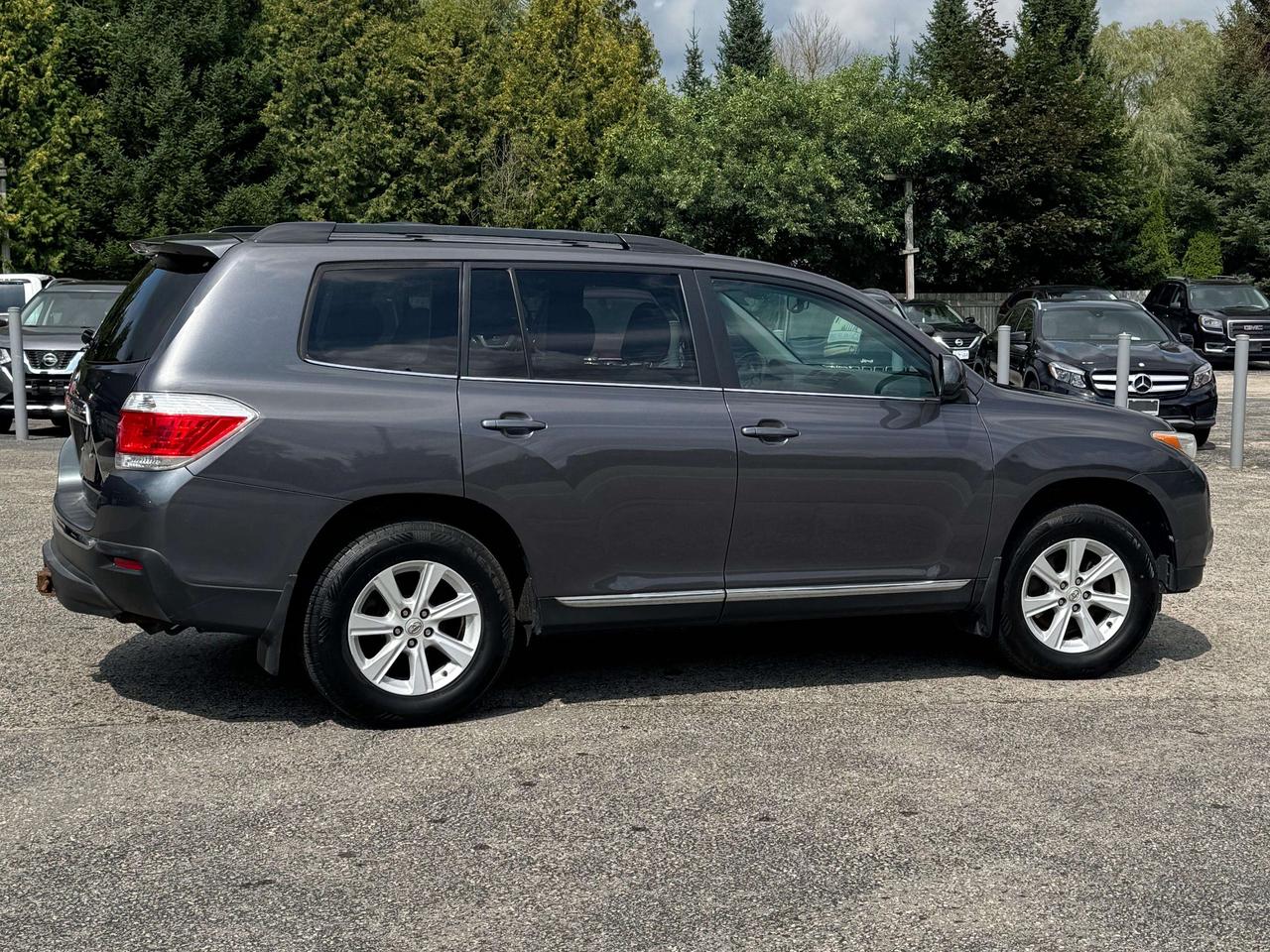 2013 Toyota Highlander BASE Photo