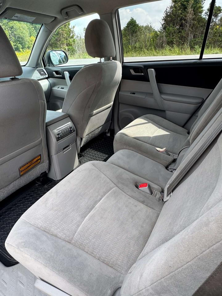2013 Toyota Highlander BASE Photo