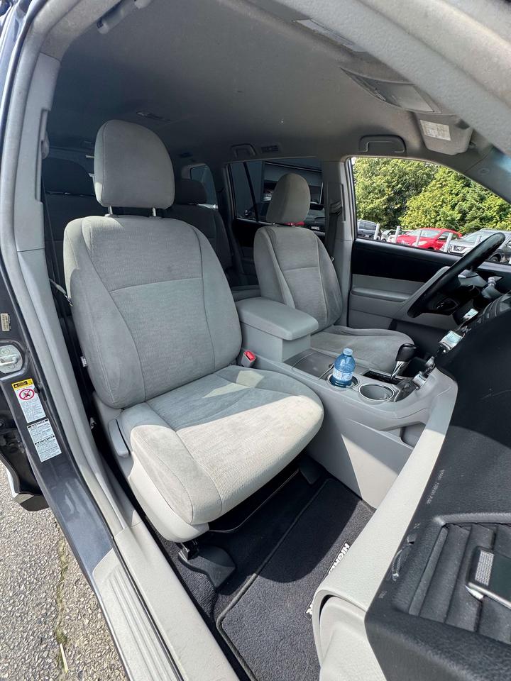 2013 Toyota Highlander BASE Photo