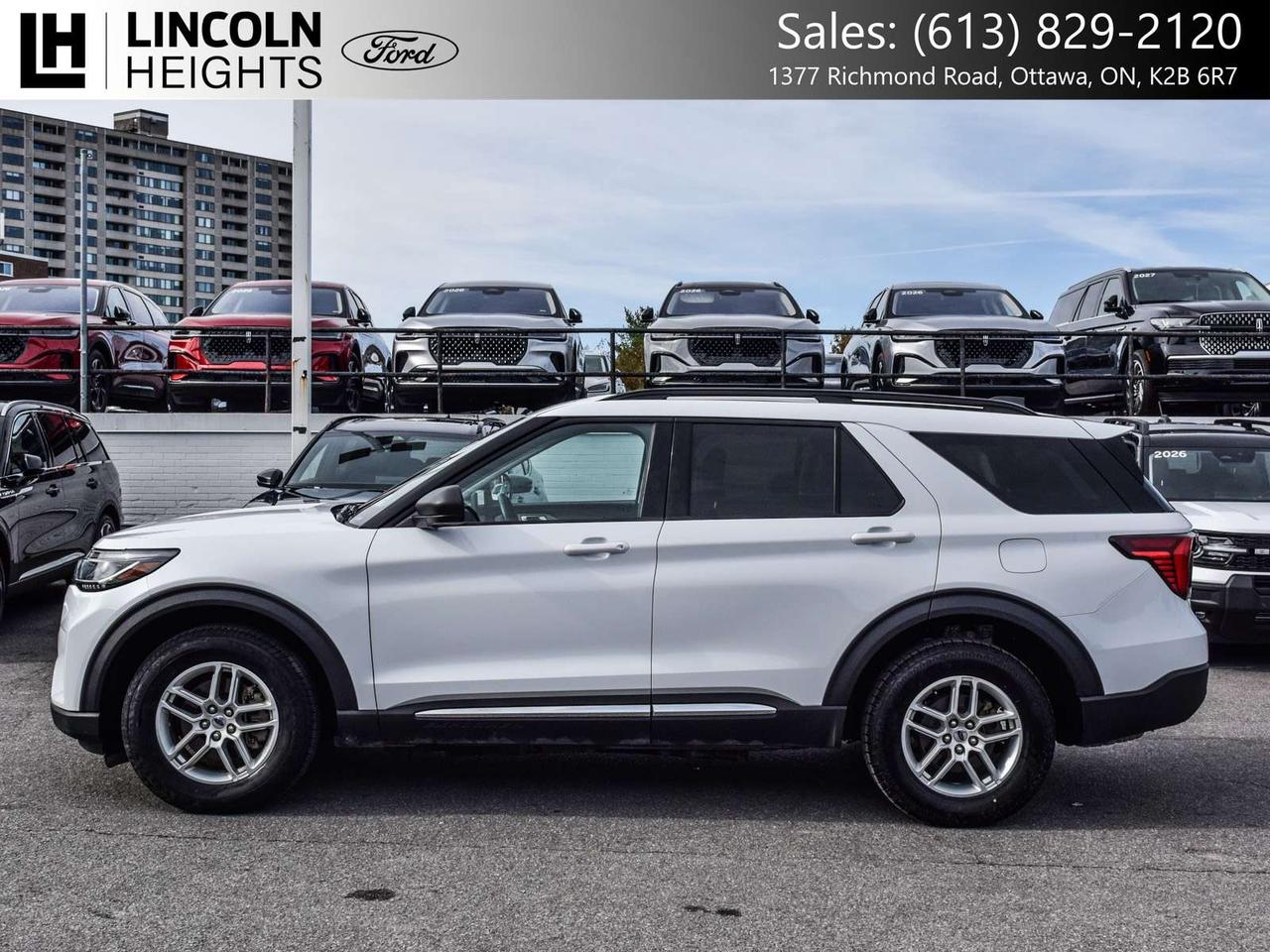 2025 Ford Explorer Active Photo