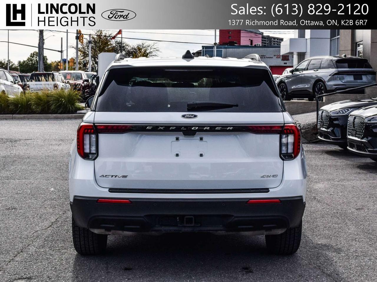 2025 Ford Explorer Active Photo