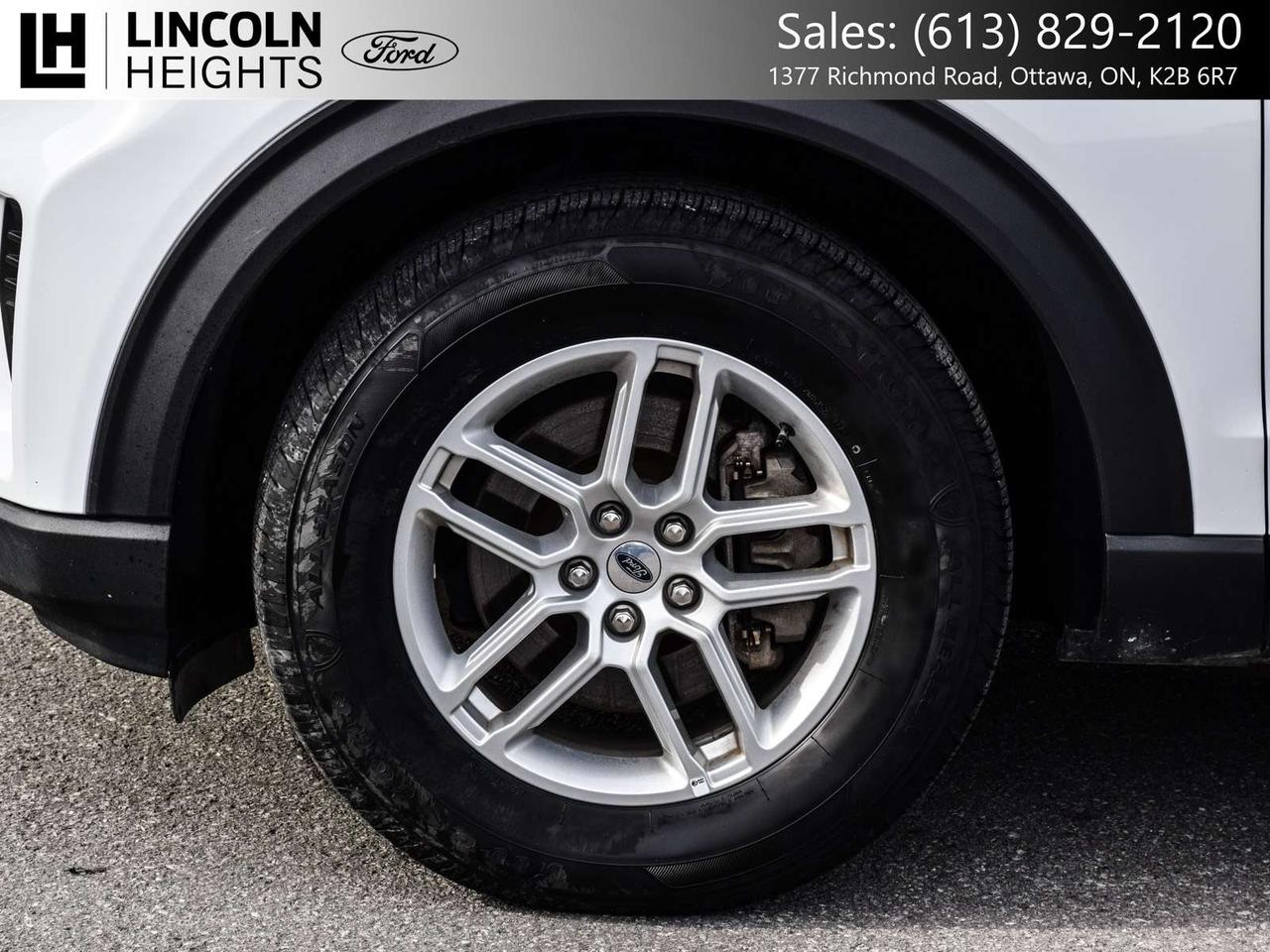 2025 Ford Explorer Active Photo