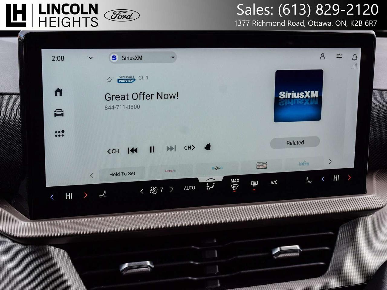 2025 Ford Explorer Active Photo