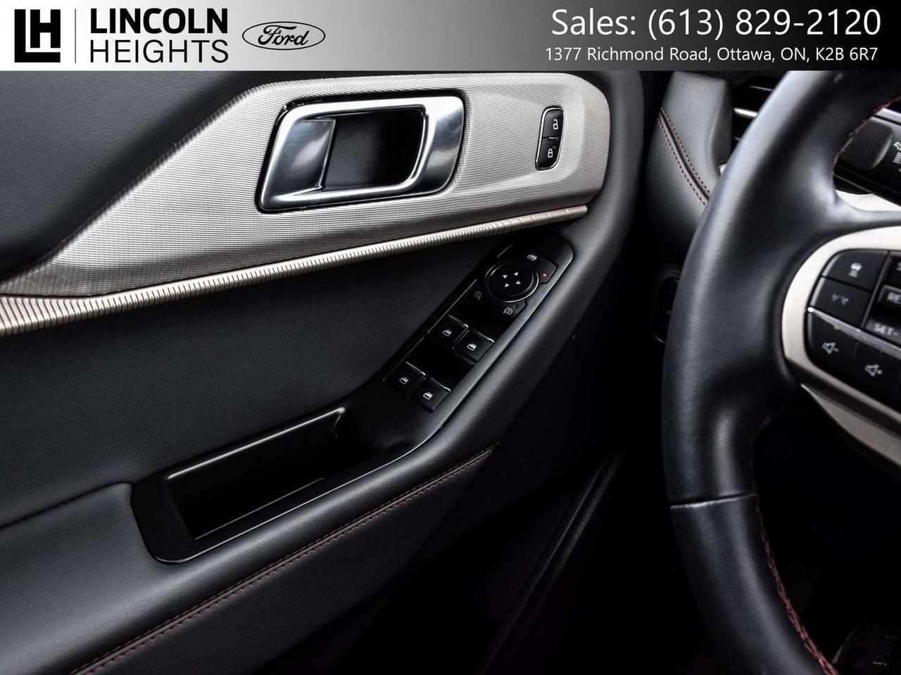 2025 Ford Explorer Active Photo