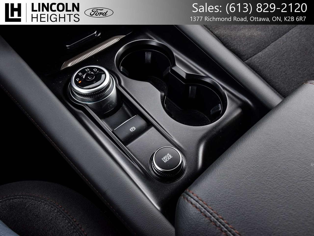 2025 Ford Explorer Active Photo
