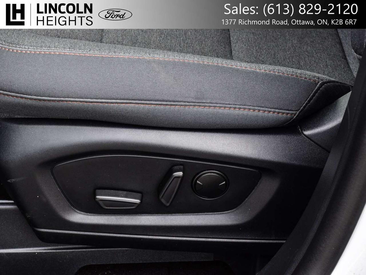 2025 Ford Explorer Active Photo