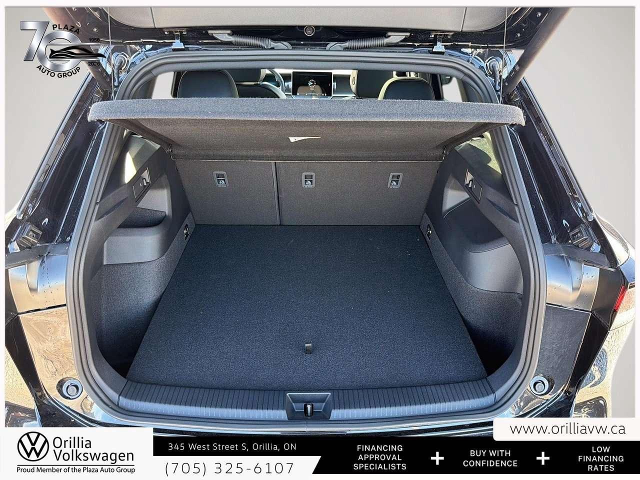 2026 Volkswagen Tiguan Comfortline R-Line Black Edition Panoramic Roof   4MOTION AWD   R-Line Black / Photo