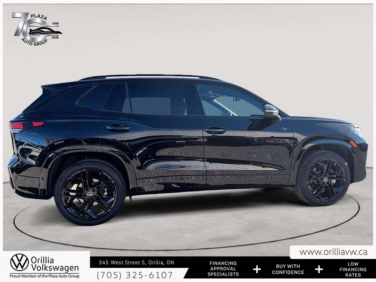 2026 Volkswagen Tiguan Comfortline R-Line Black Edition Panoramic Roof   4MOTION AWD   R-Line Black / Photo