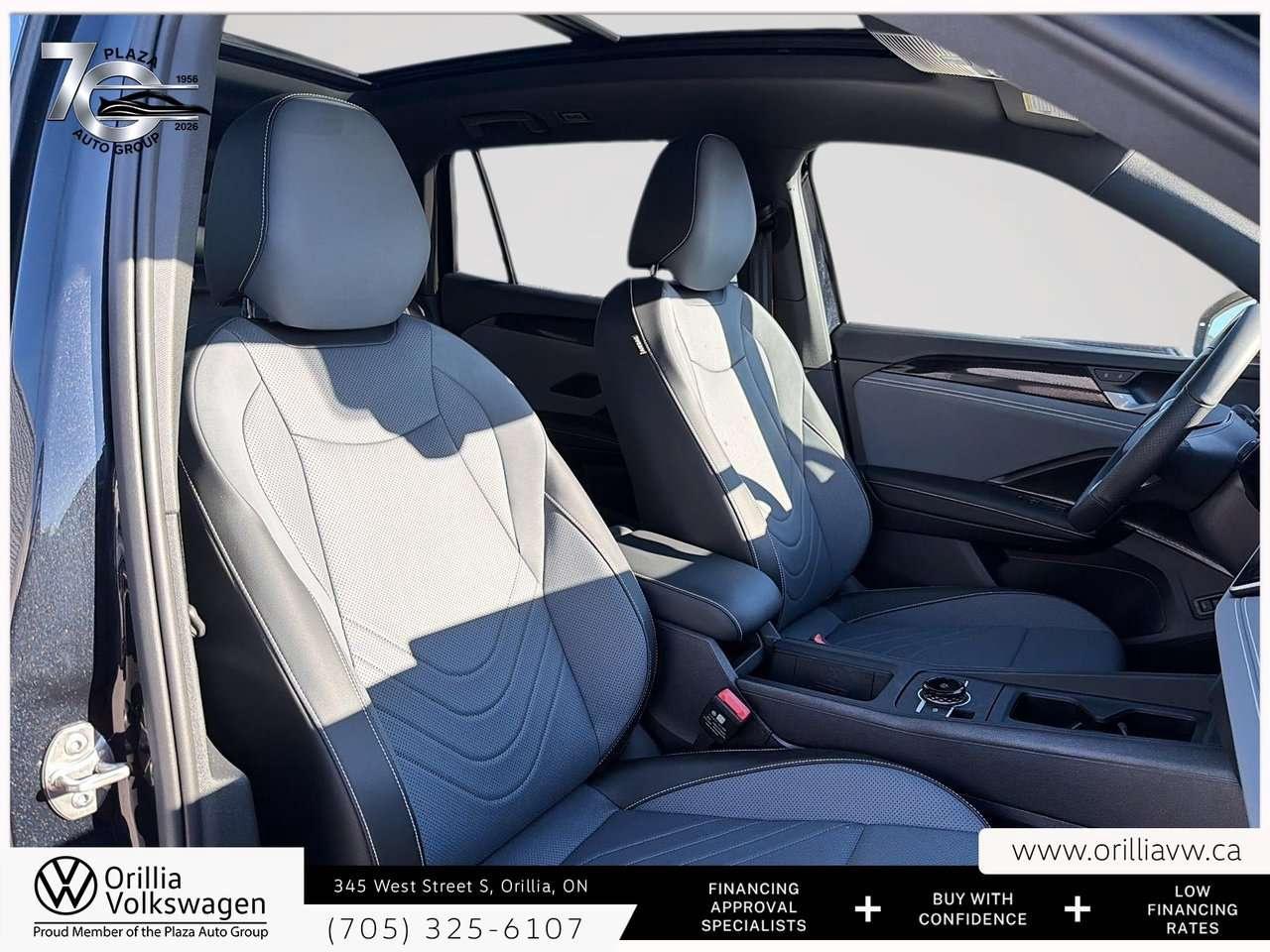 2026 Volkswagen Tiguan Comfortline R-Line Black Edition Panoramic Roof   4MOTION AWD   R-Line Black / Photo