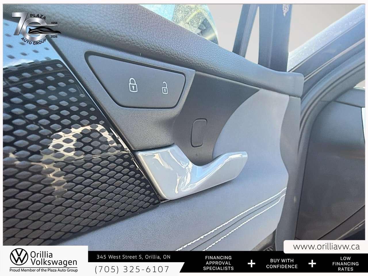 2026 Volkswagen Tiguan Comfortline R-Line Black Edition Panoramic Roof   4MOTION AWD   R-Line Black / Photo
