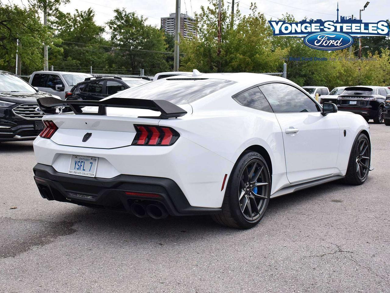 2024 Ford Mustang Dark Horse Photo