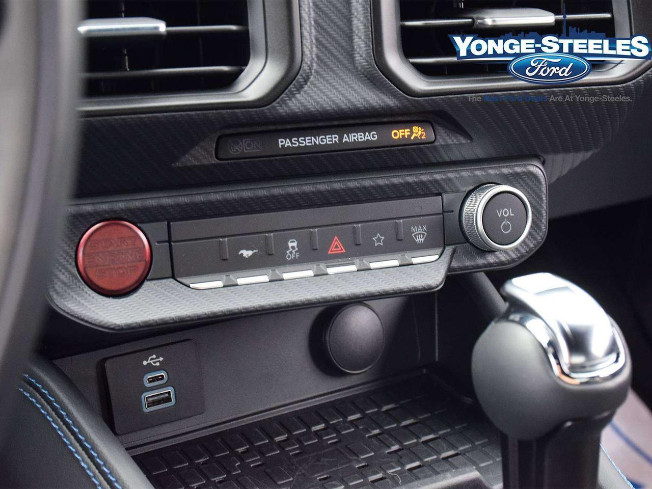2024 Ford Mustang Dark Horse Photo