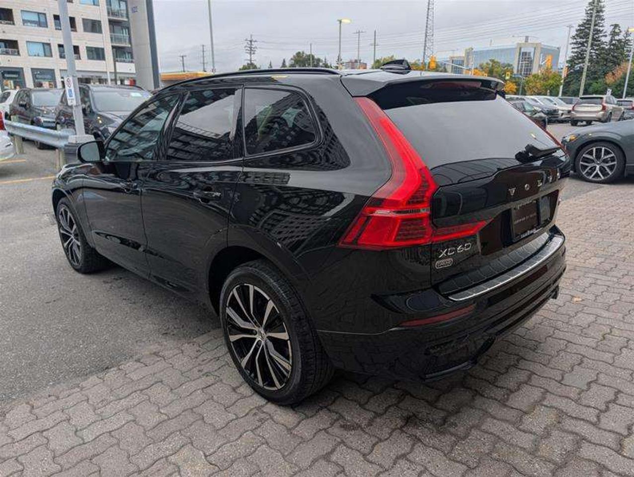 2023 Volvo XC60 B6 Plus   Climate   20s   Clean   1 Owner Photo