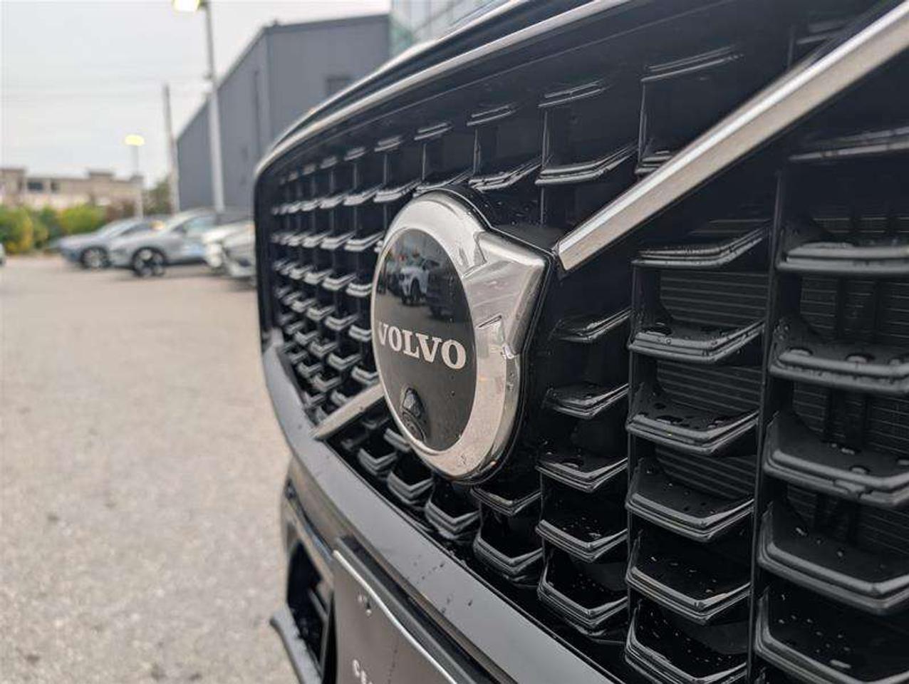 2023 Volvo XC60 B6 Plus   Climate   20s   Clean   1 Owner Photo