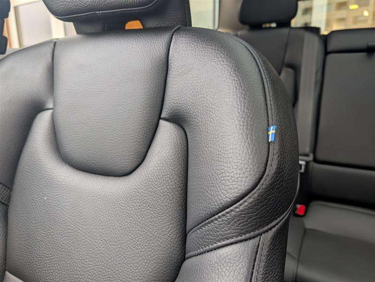 2023 Volvo XC60 B6 Plus   Climate   20s   Clean   1 Owner Photo