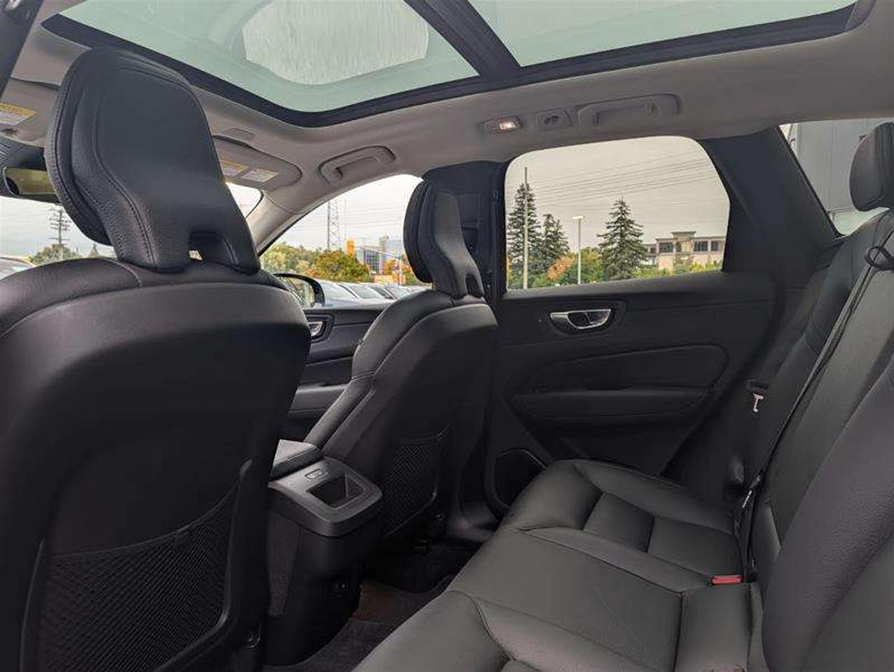 2023 Volvo XC60 B6 Plus   Climate   20s   Clean   1 Owner Photo