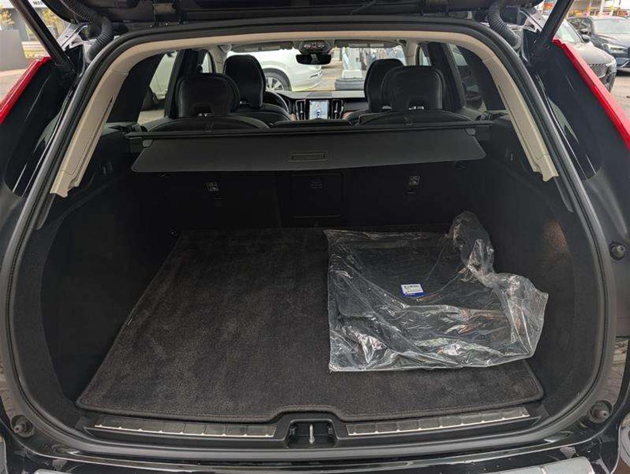 2023 Volvo XC60 B6 Plus   Climate   20s   Clean   1 Owner Photo