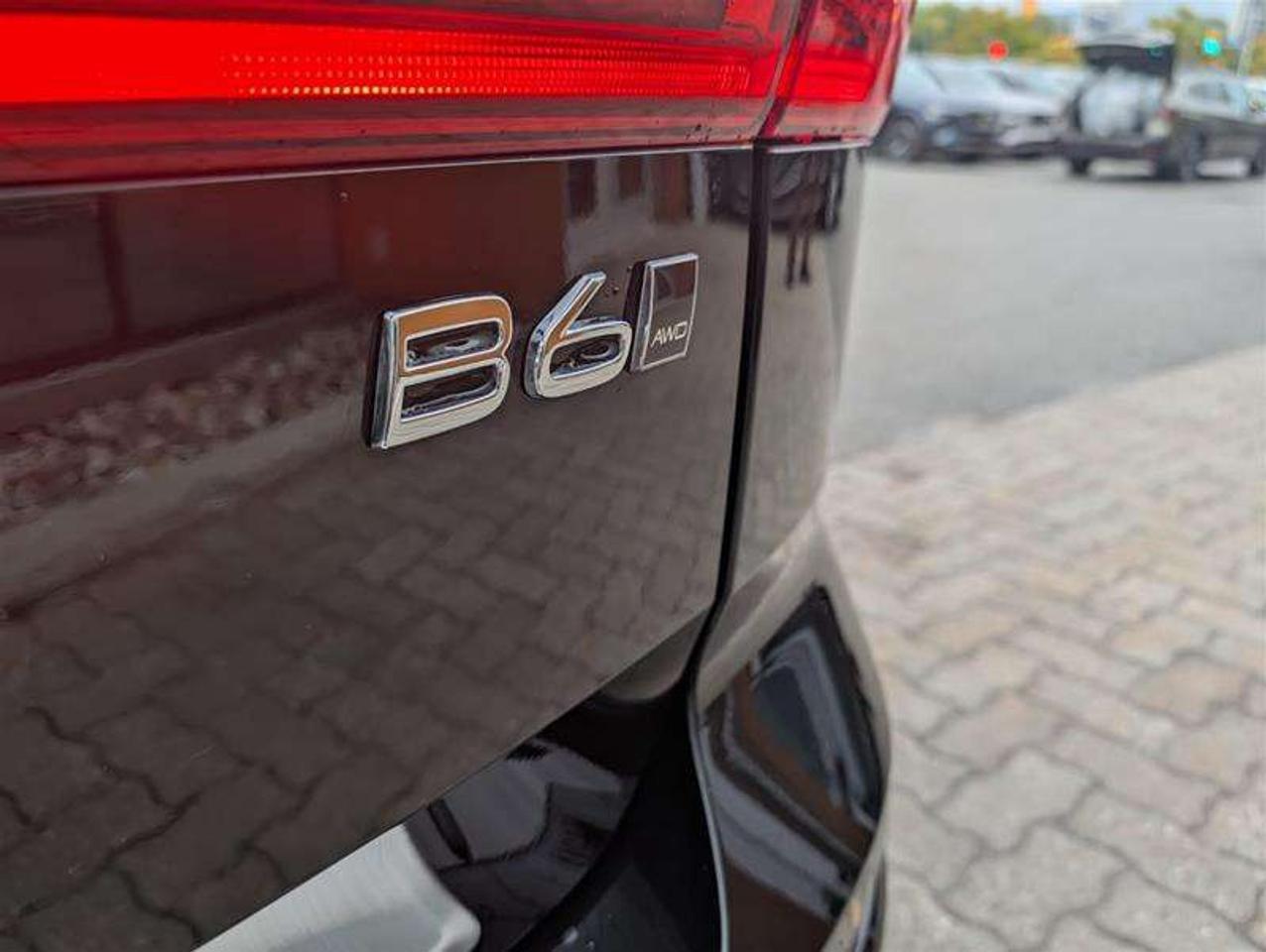 2023 Volvo XC60 B6 Plus   Climate   20s   Clean   1 Owner Photo