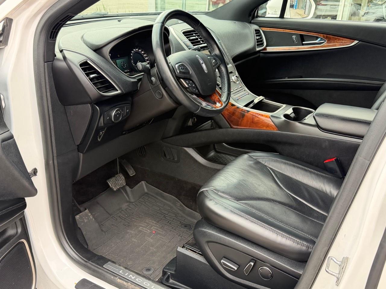 2017 Lincoln MKX AWD 4DR RESERVE Photo
