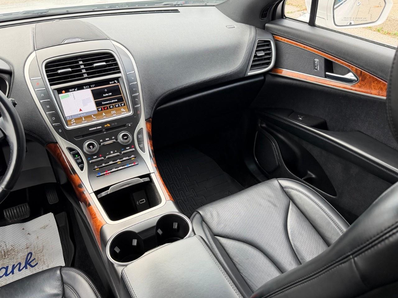 2017 Lincoln MKX AWD 4DR RESERVE Photo