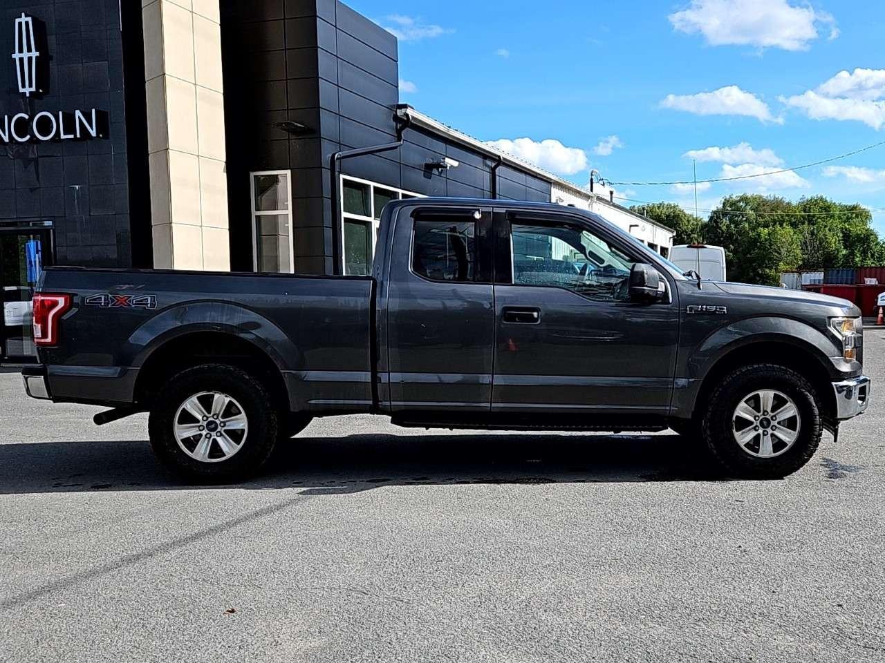 2017 Ford F-150 XLT   5 LITRE V8   TOW PKG   4WD Photo4