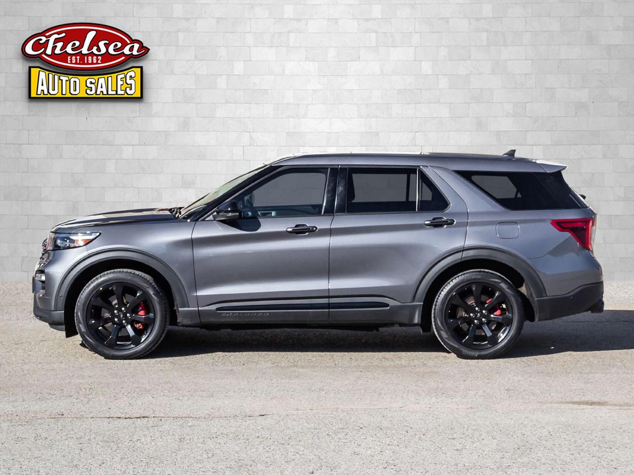 2022 Ford Explorer ST AWD Photo