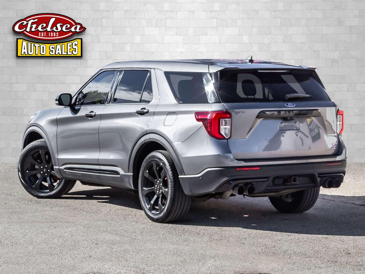 2022 Ford Explorer ST AWD Photo