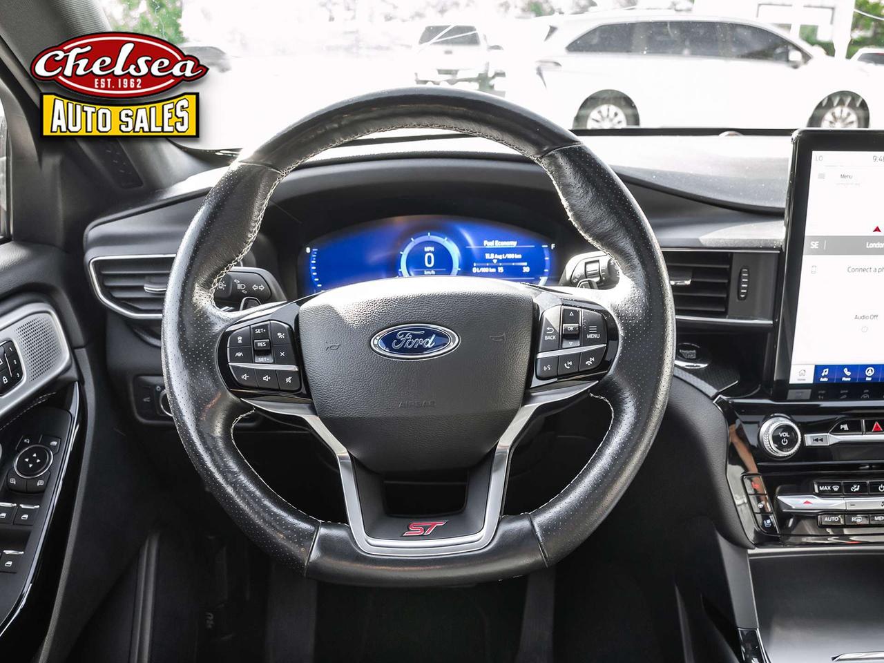 2022 Ford Explorer ST AWD Photo