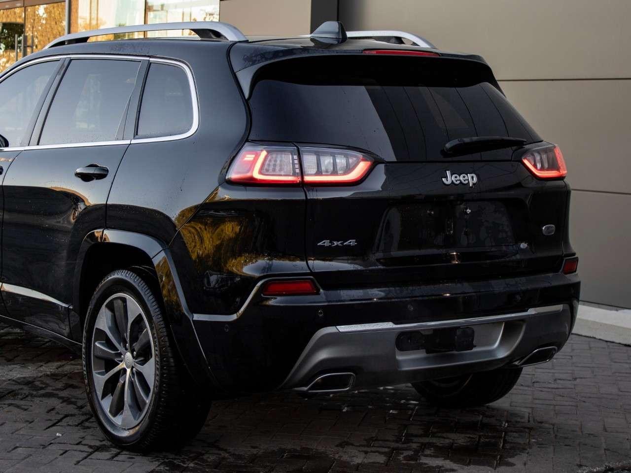 2020 Jeep Cherokee Overland 4x4 Photo