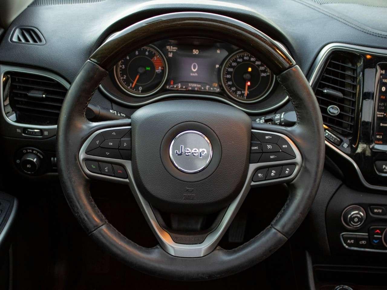 2020 Jeep Cherokee Overland 4x4 Photo