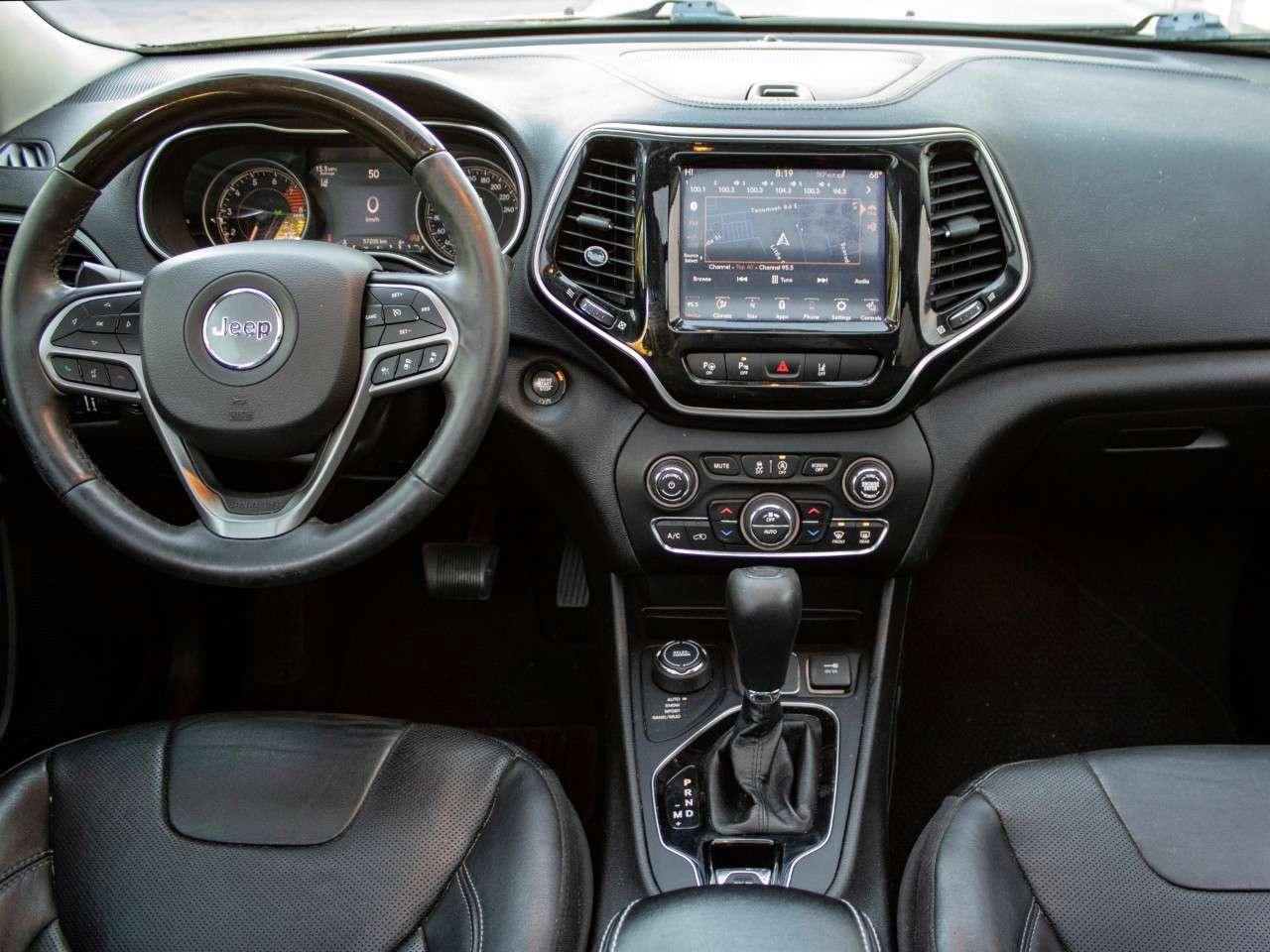 2020 Jeep Cherokee Overland 4x4 Photo