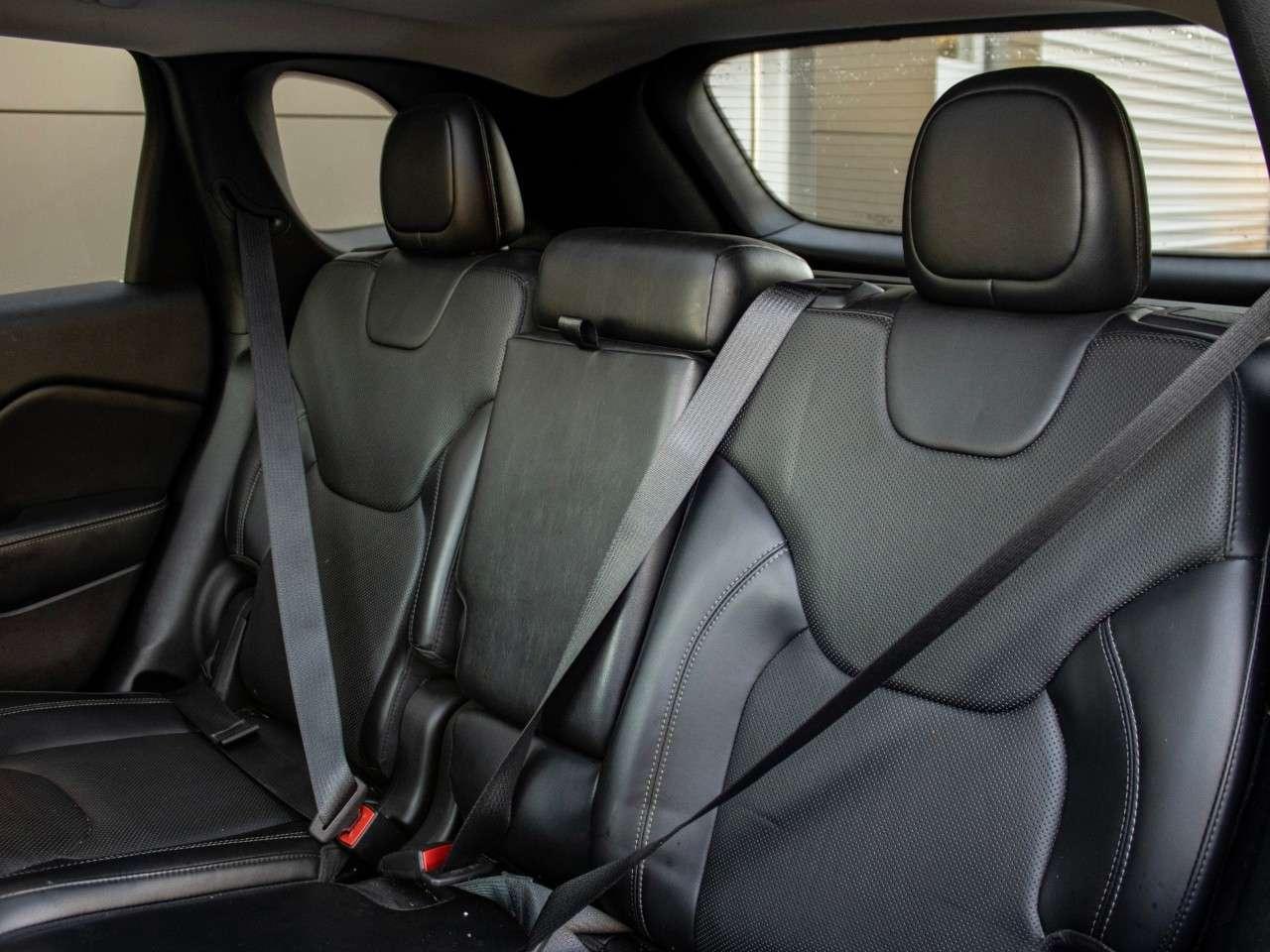 2020 Jeep Cherokee Overland 4x4 Photo