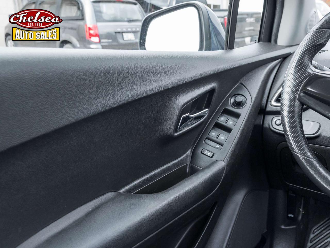 2019 Chevrolet Trax LS FWD Photo
