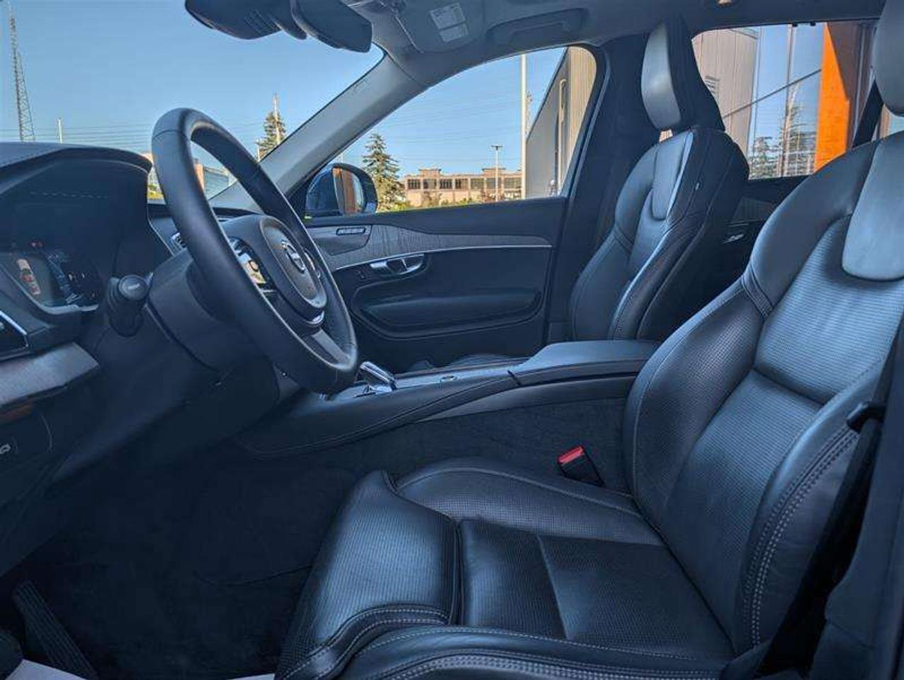 2025 Volvo XC90 B6 Ultra   Lounge   Tow   Low KM   Clean Photo