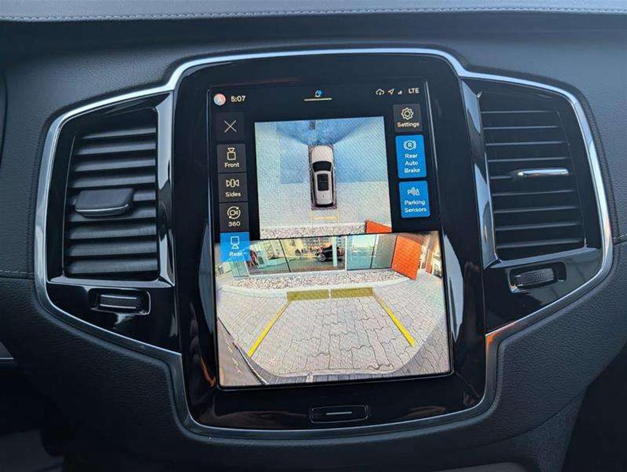 2025 Volvo XC90 B6 Ultra   Lounge   Tow   Low KM   Clean Photo