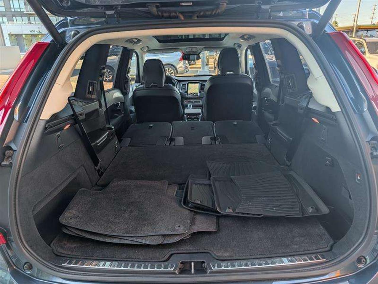 2025 Volvo XC90 B6 Ultra   Lounge   Tow   Low KM   Clean Photo