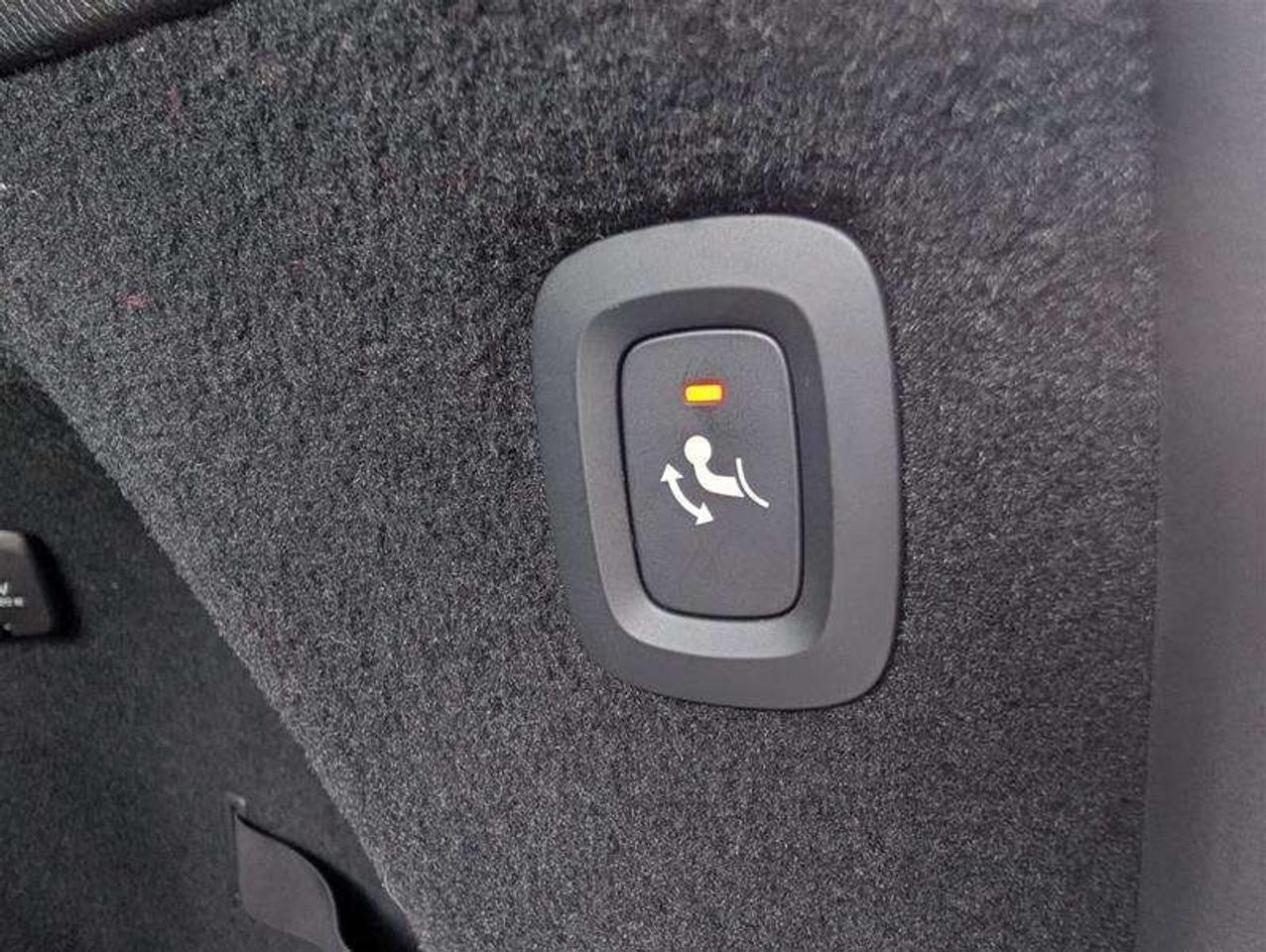 2025 Volvo XC90 B6 Ultra   Lounge   Tow   Low KM   Clean Photo