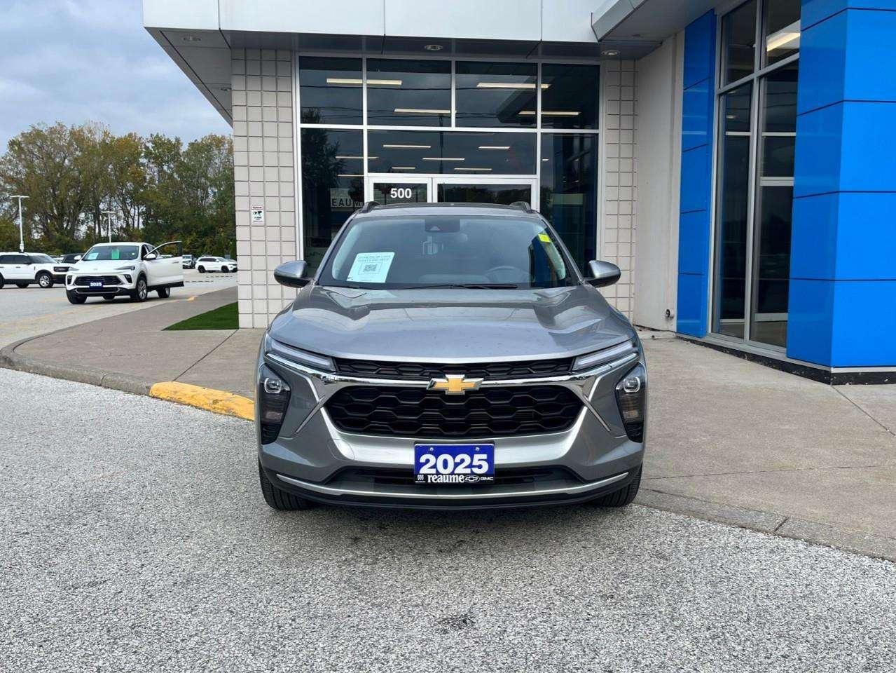 2025 Chevrolet Trax LT SUNROOF PKG CPO RATES APPLY! Photo1