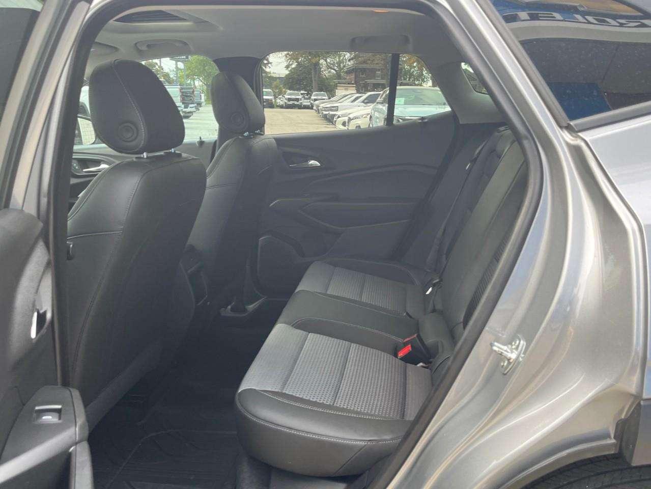 2025 Chevrolet Trax LT SUNROOF PKG CPO RATES APPLY! Photo