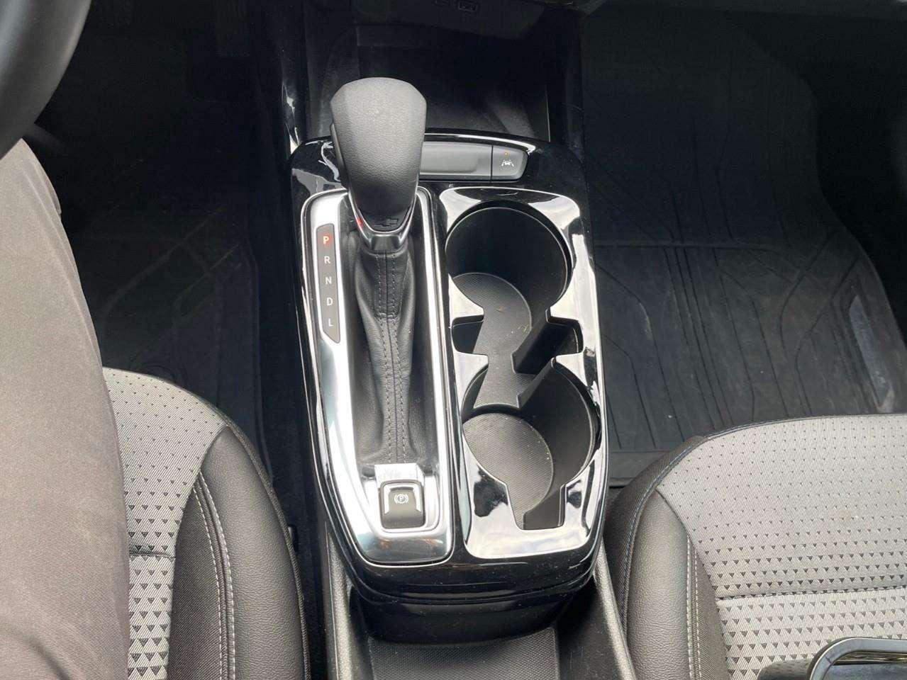 2025 Chevrolet Trax LT SUNROOF PKG CPO RATES APPLY! Photo