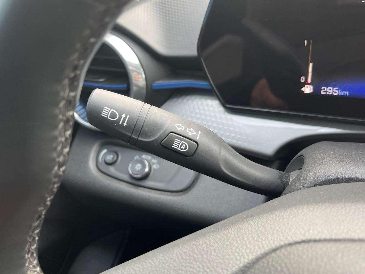 2025 Chevrolet Trax LT SUNROOF PKG CPO RATES APPLY! Photo