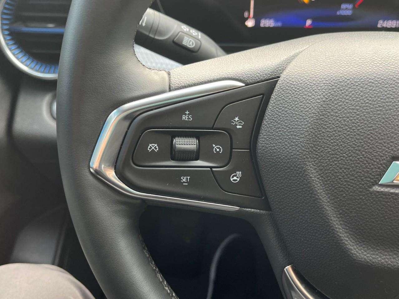 2025 Chevrolet Trax LT SUNROOF PKG CPO RATES APPLY! Photo